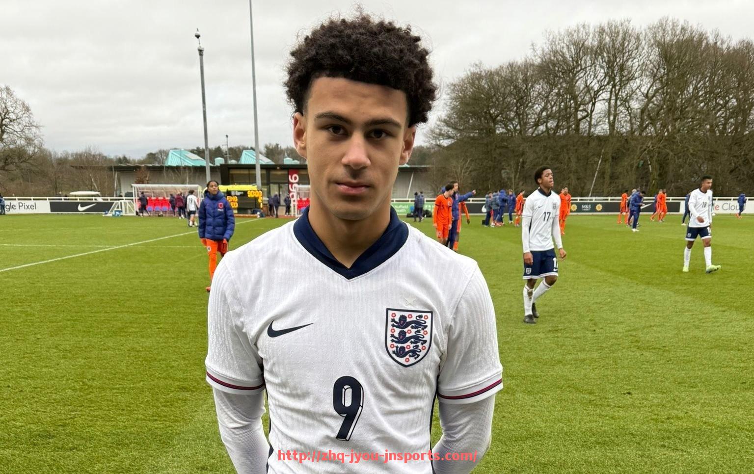 jiuyou九游娱乐-法甲球队商业成功案例研究及成功经验对其他俱乐部的借鉴意义