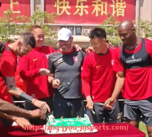 jiuyou九游娱乐-姚明火箭队季后赛表现全纪录：从新秀到领袖