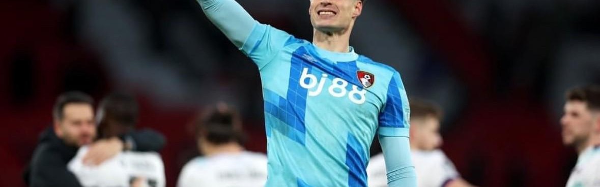 jiuyou九游娱乐-NBA布克(Devin Booker)球员数据与代表作